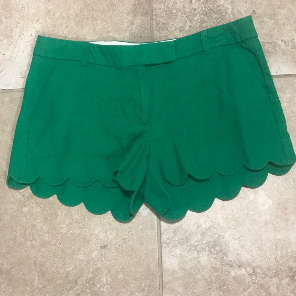 EUC! J. Crew size 12 green 4’ Scalloped Shorts